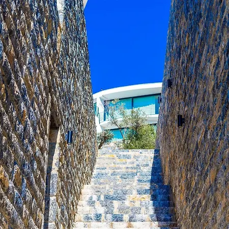 Royal Premium Villas מלון