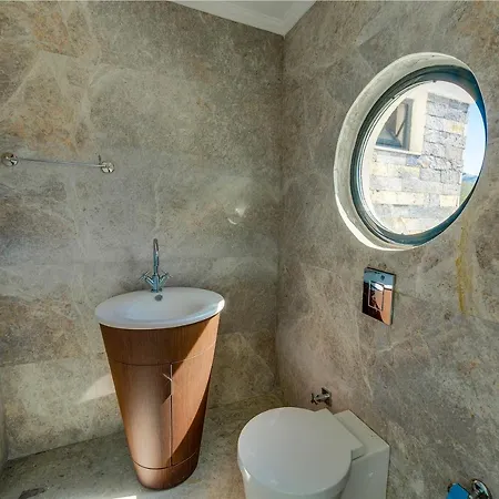 Royal Premium Villas יאליקאבאק