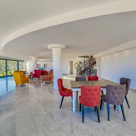 Royal Premium Villas מלון יאליקאבאק
