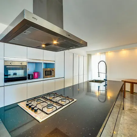 Royal Premium Villas מלון